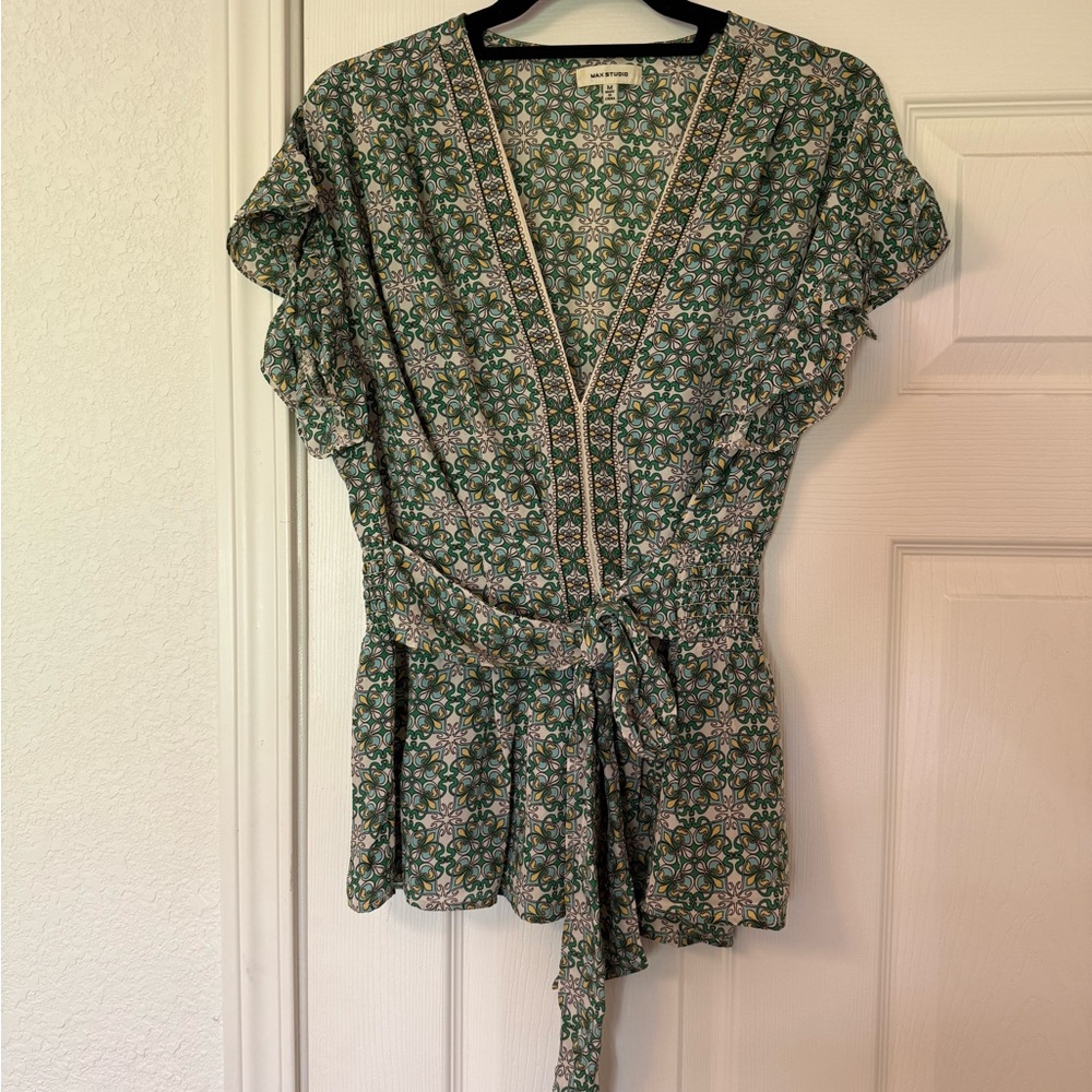 MAX STUDIO Green Flutter Sleeve Wrap Blouse. Sz Med/LG